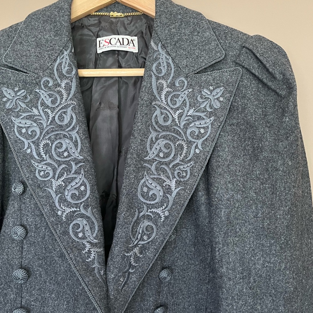 {Escada} Vintage Wool Cropped Embroidered Jacket in Grey - Picture 5 of 13